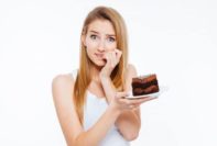 Detener los antojos de comer los alimentos que su cuerpo realmente quiere