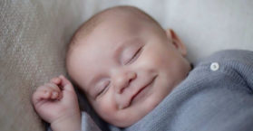 cómo hacer que el bebé duerma en la cuna rápidamente después de alimentarlo