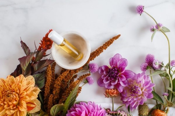 27 Consejos Sobre Cómo Hacer Perfumes Con Flores Y Aceites Esenciales Para  Mujeres Y Niños 